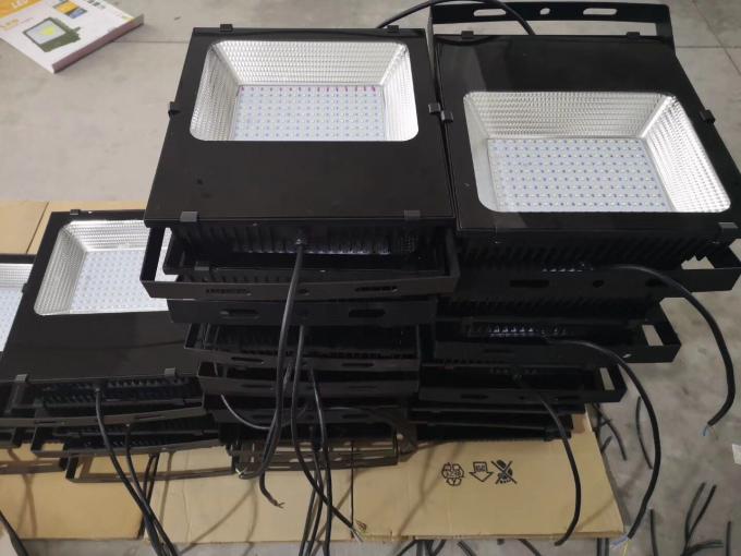 Tempered Glass Lens Outdoor LED Flood Lights 100 Watt IP65 Die Casting Aluminum 2